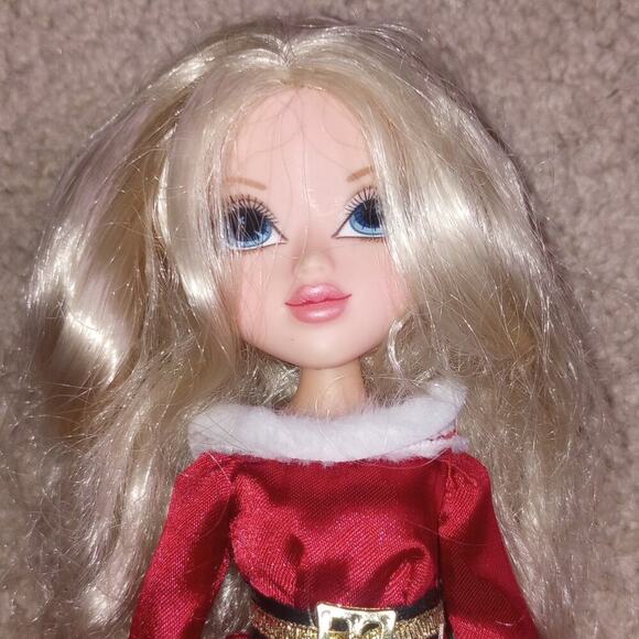 Mga Moxie Girls Doll Christmas - Picture 2 of 3